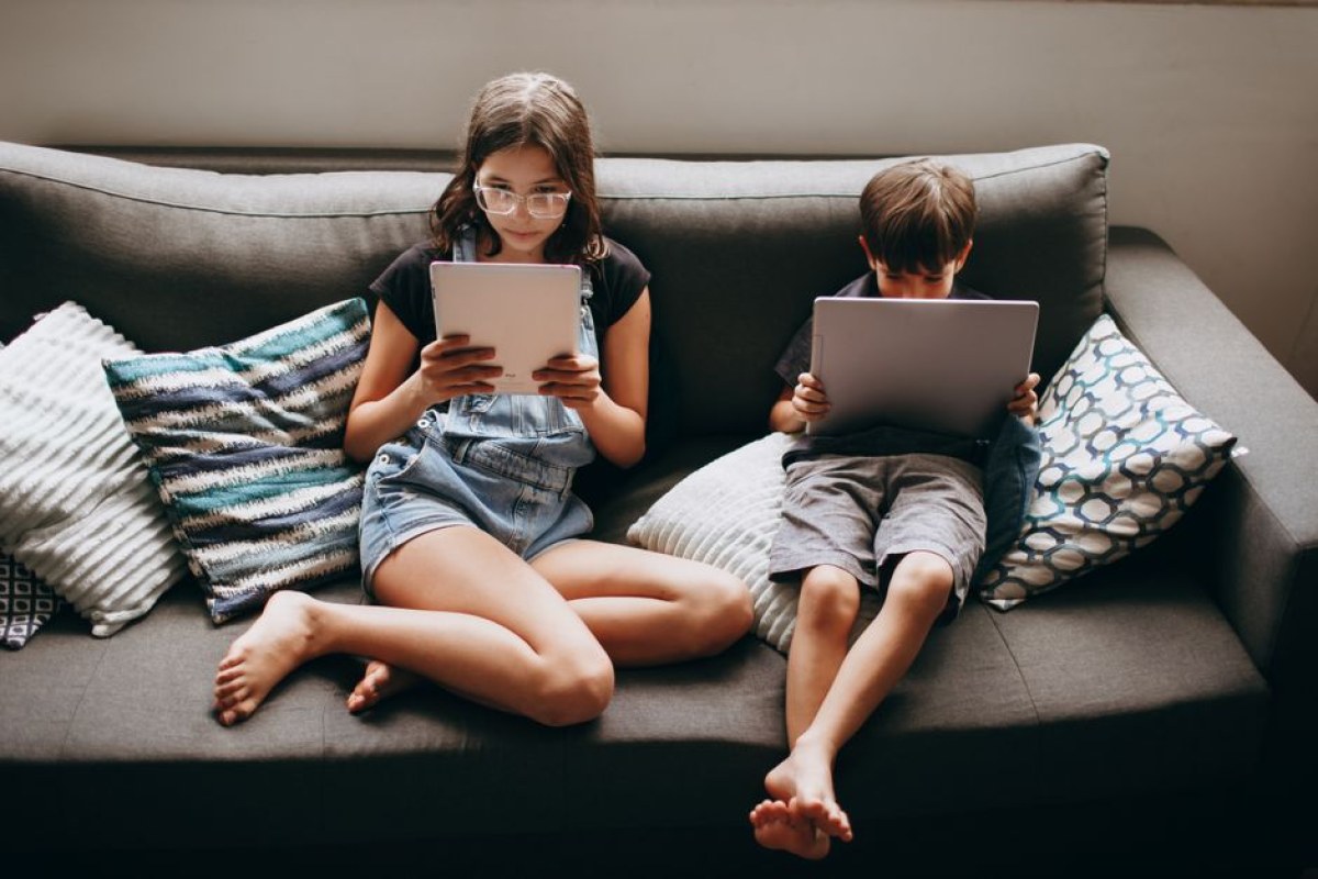children gaming social media