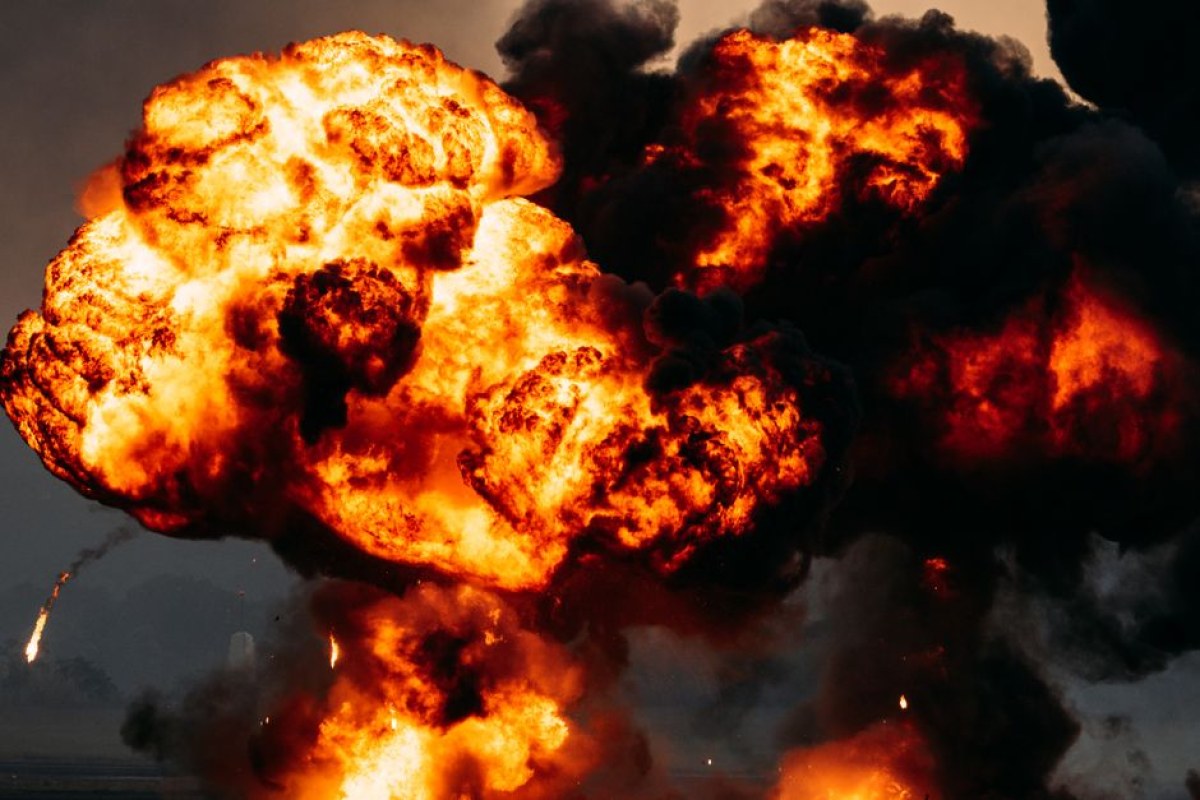 movie poster spaceship explosion