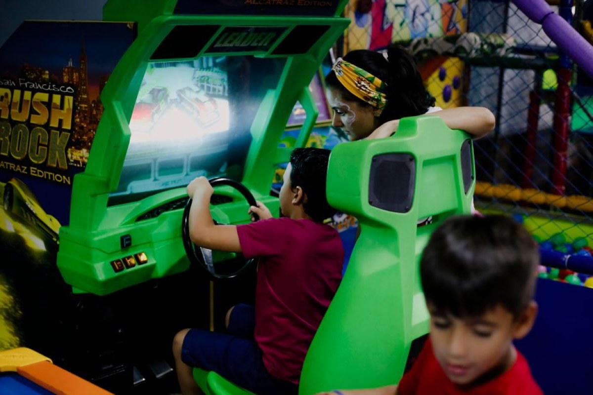 retro simulator game