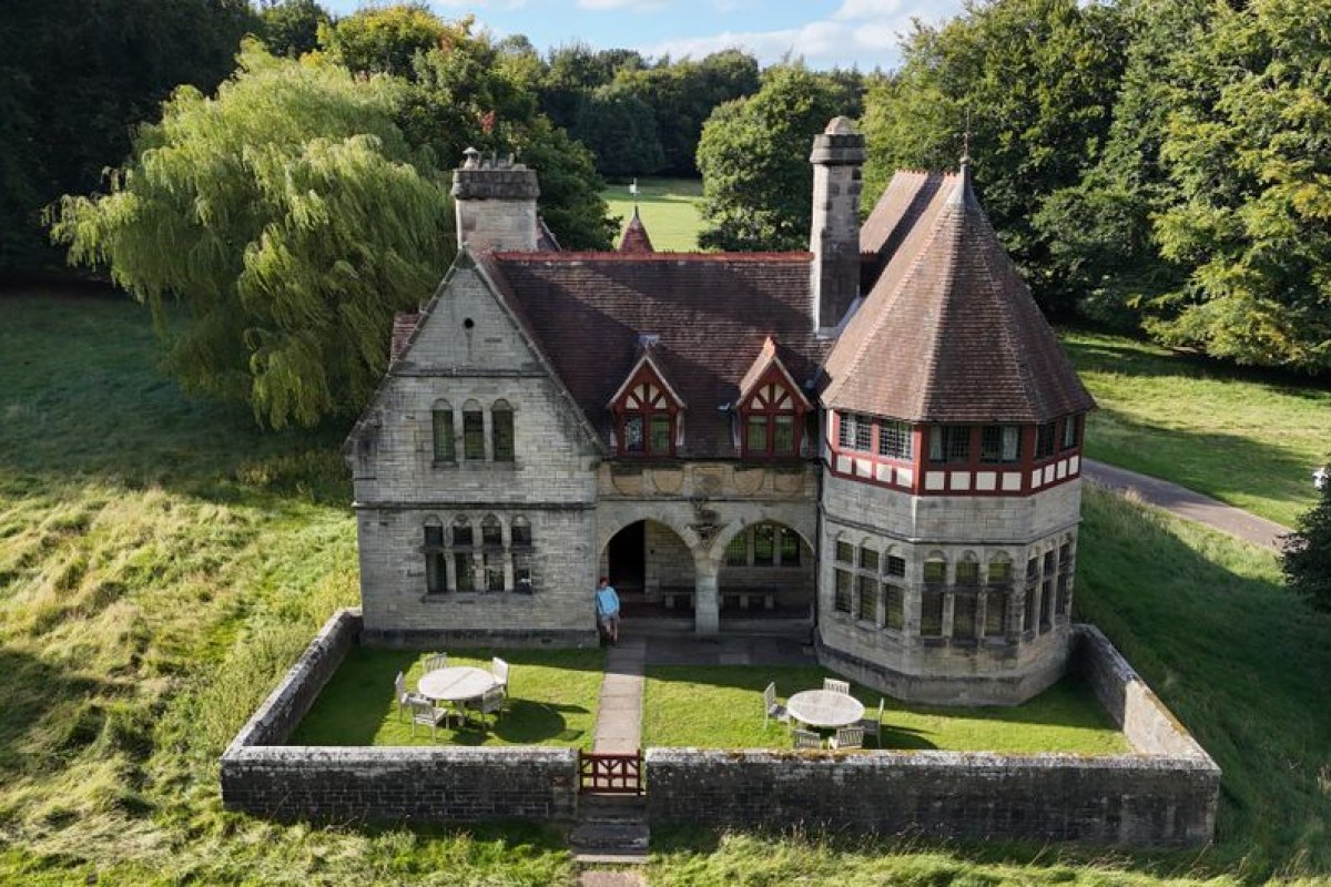 Manor Lords update building