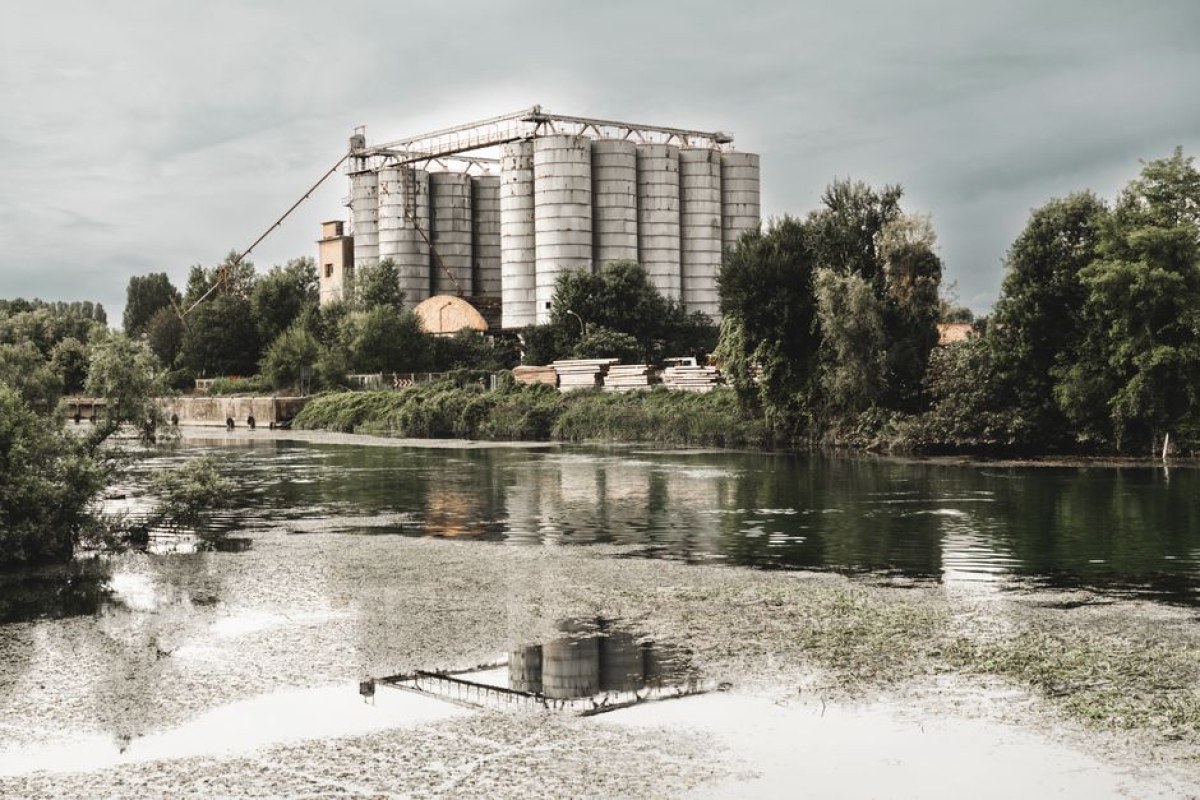 Silo TV series poster